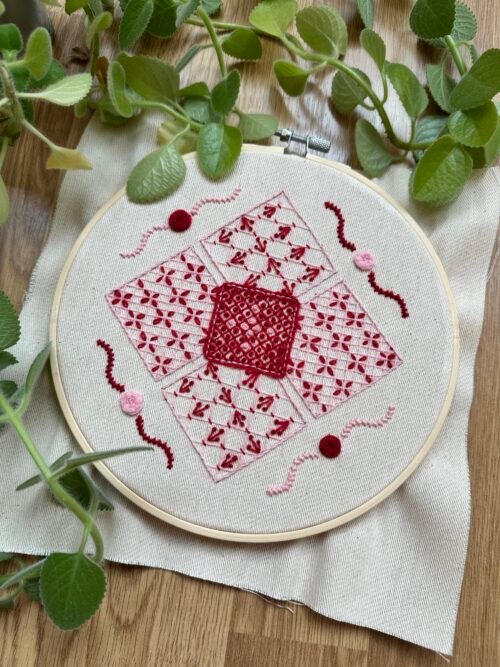 Trellis Flower | Crewel Embroidery Scroll