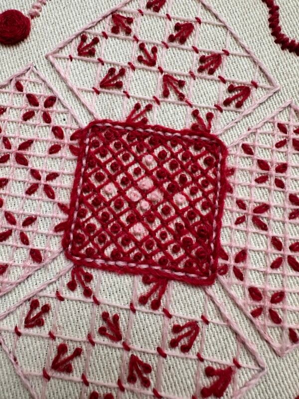 french knots Trellis Flower | Crewel Embroidery Scroll